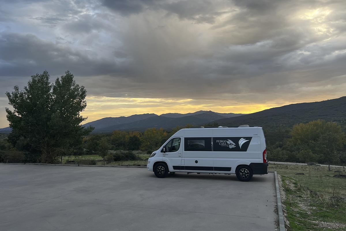 camper autocaravana otoño