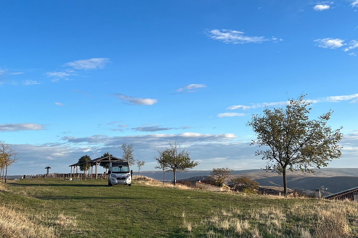 Descubre España en Otoño: Rutas, Festividades y Paisajes en tu autocaravana camper de alquiler