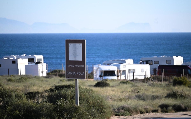 Restricción a las Autocaravanas en la Costa de Elche y Santa Pola: un duro golpe para el turismo itinerante