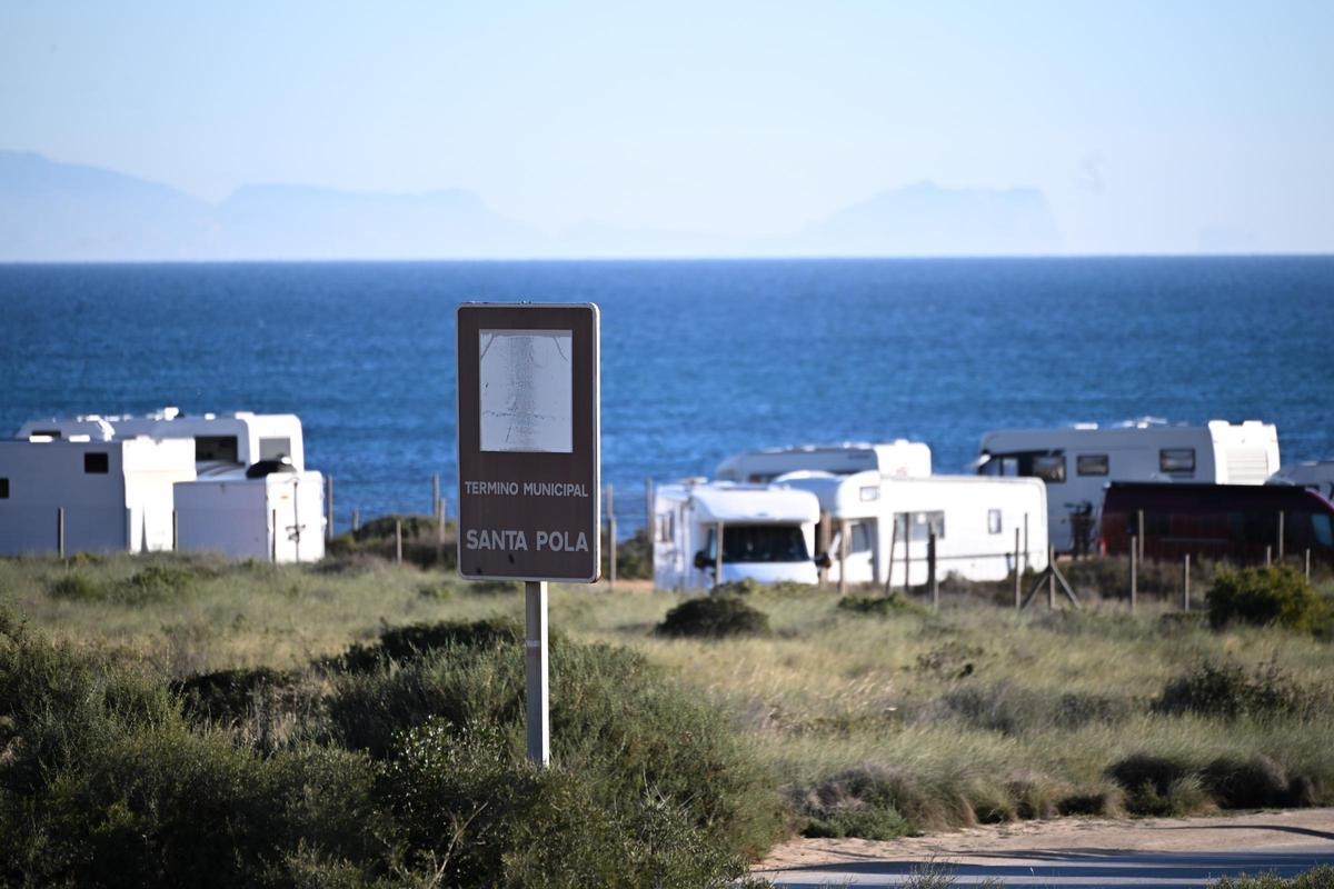 Restricción a las Autocaravanas en la Costa de Elche y Santa Pola: un duro golpe para el turismo itinerante