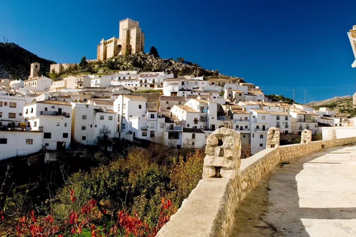 Descubre los 7 pueblos con más historia de Almería en una autocaravana Camper de alquiler